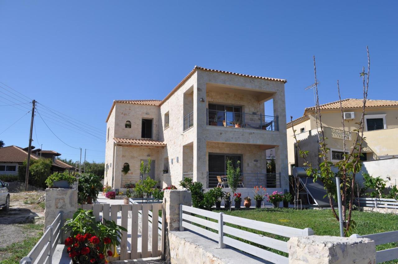 Liri'S Apartments Kalamákion Exterior foto