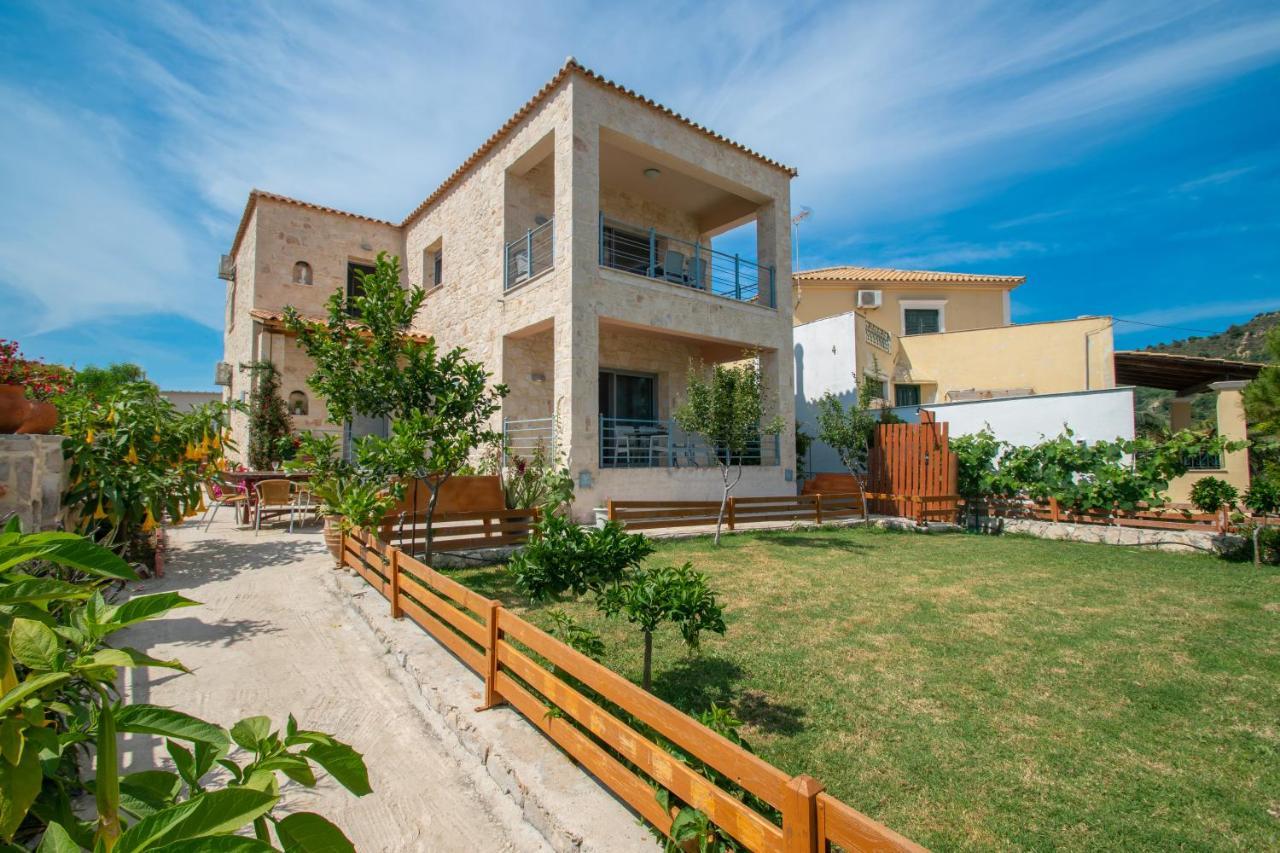 Liri'S Apartments Kalamákion Exterior foto